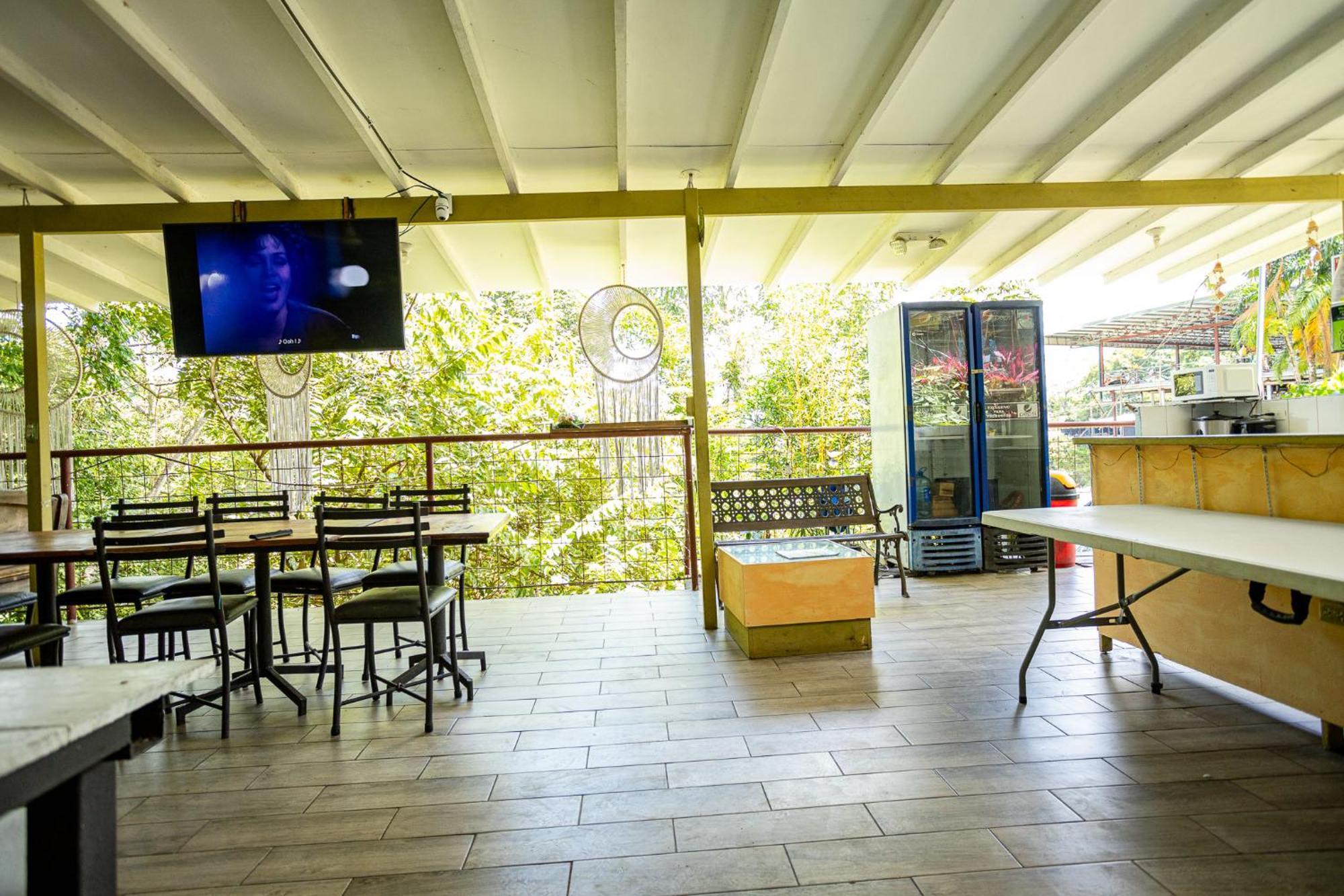 Manuel Antonio Hostel Екстер'єр фото
